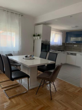 Apartman Loni , Belišće